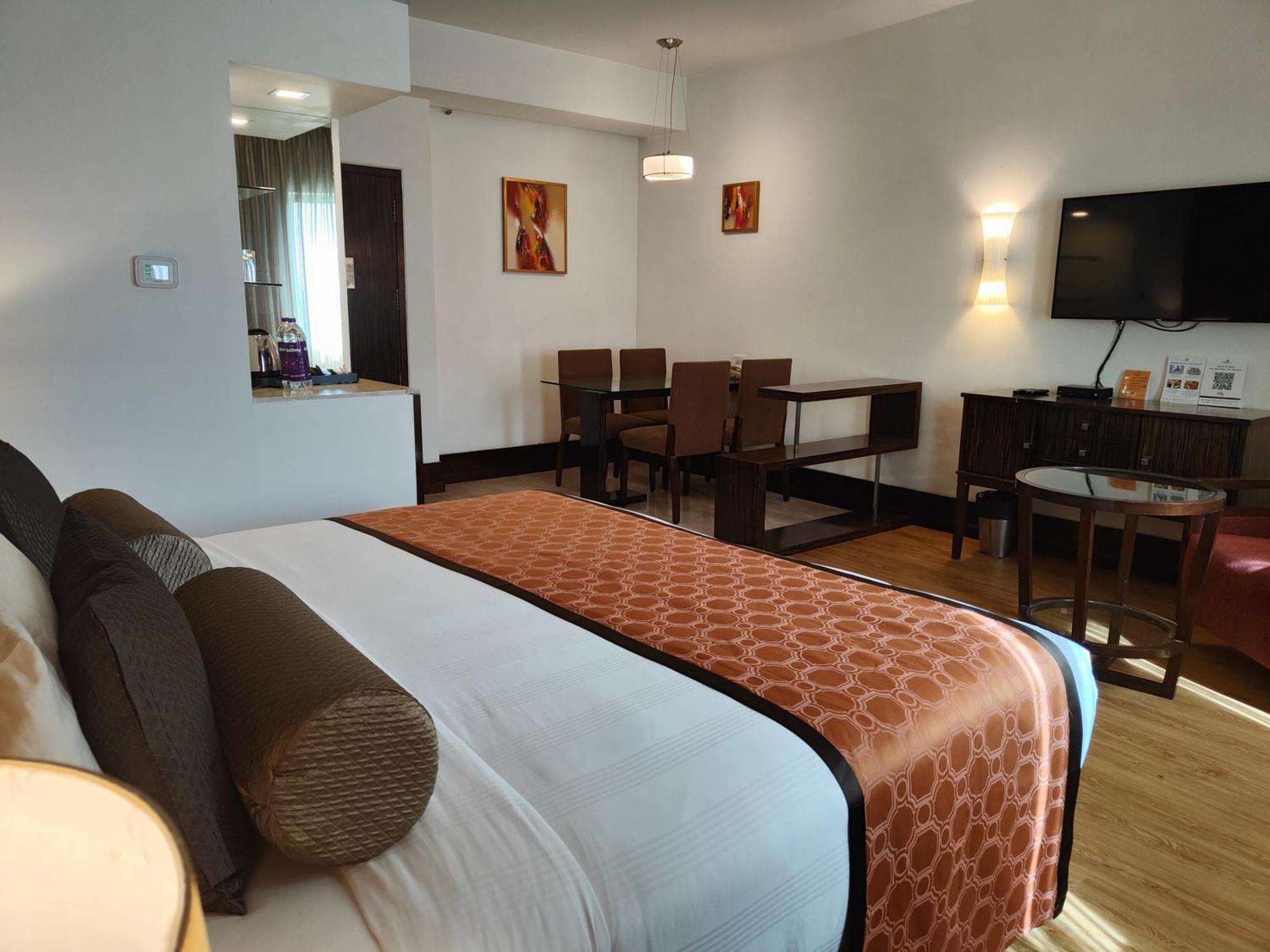 Pride Hotel, Chennai Ngoại thất bức ảnh
